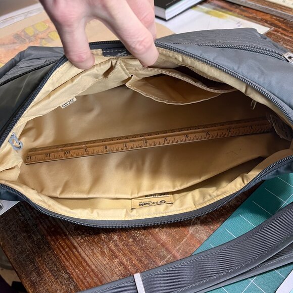 PacSafe Citysafe CS-Series TravelSmith Grey Travel Luggage Quilted Shoulder Bag! - Picture 16 of 16